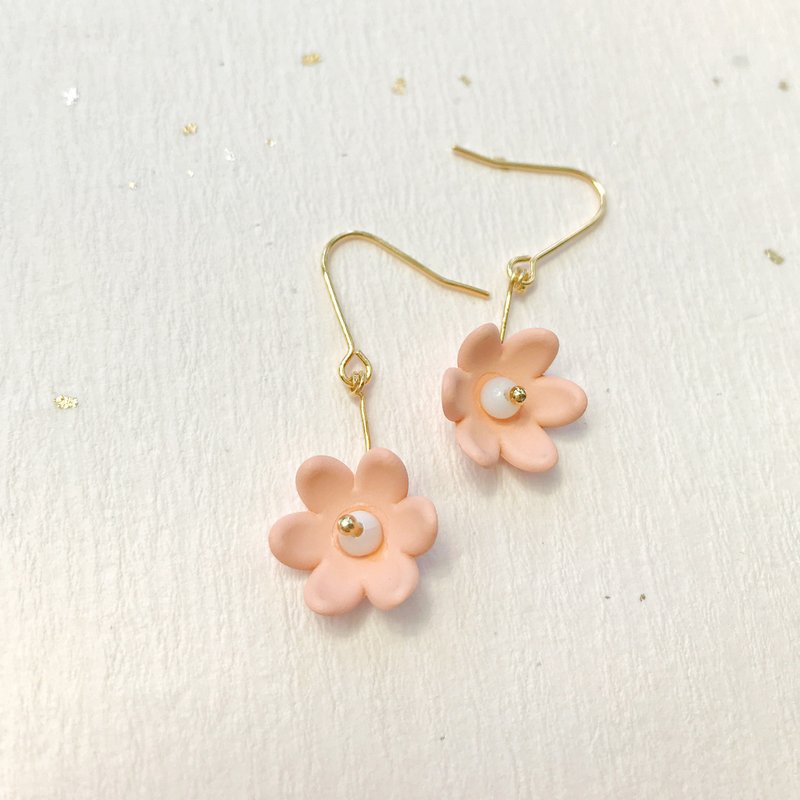 樱花 简约手作耳环 可改耳夹 - 耳环/耳夹 - 塑料 粉红色