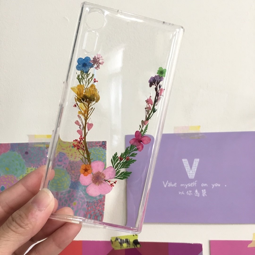 V for Veronica 独家英文字母押花手机壳 - 手机壳/手机套 - 塑料 多色