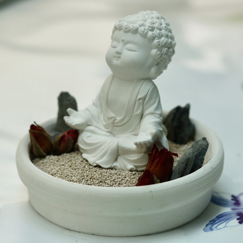 净念吉祥小佛之衲静 中盘豪华套组 扩香套组 居家香氛摆饰 - 香薰/精油/线香 - 其他材质 白色