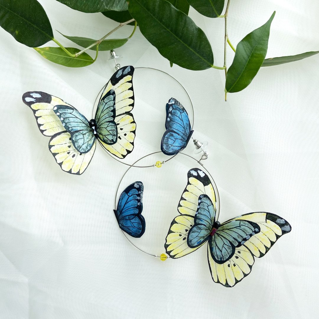 Butterfly hoop earrings, dainty aesthetic earrings - 耳环/耳夹 - 其他材质 多色