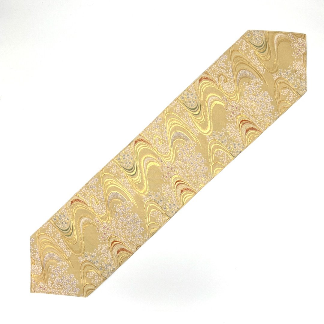 A stylish table runner rug with a Japanese pattern made from Kyoto Nishijin-ori fabric. - 其他 - 聚酯纤维 卡其色