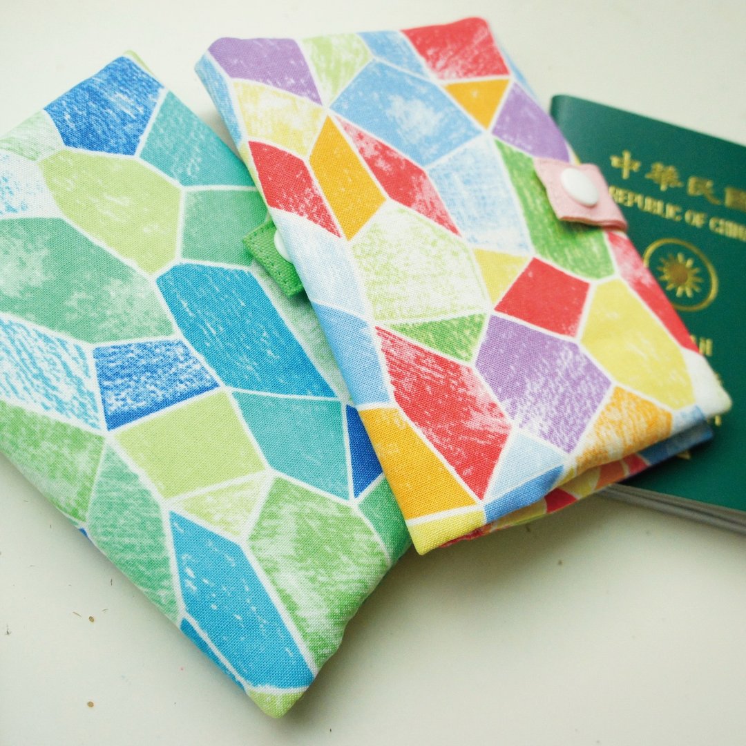 Lovely【日本布】彩绘玻璃拉链护照套、布书套10X14cm(1组2色) - 护照夹/护照套 - 棉 多色