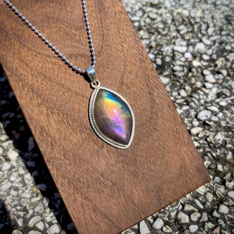 喜迎瑶 925银 拉长石项链 紫拉长石 彩色拉长石 手工银饰 马眼 - 项链 - 水晶 银色