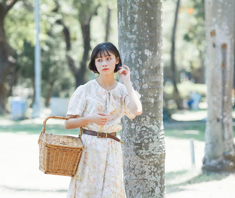 Vintage 古着 洋装 单车少女淡花白色洋装 古洋 | 纯情百货行 - 洋装/连衣裙 - 棉．麻 白色