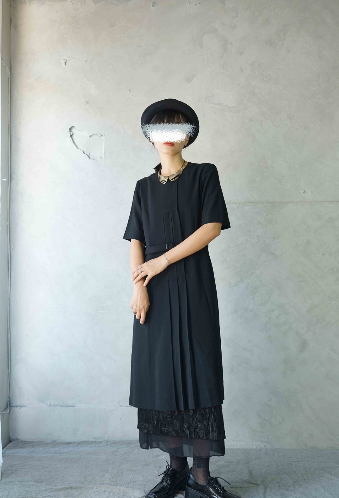寻宝古着-俐落剪裁设计感开襟无领黑色洋装-附腰带 - 洋装/连衣裙 - 聚酯纤维 黑色