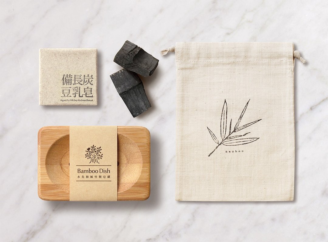 交换礼物 · 清凉小礼袋 ( 60g备长炭豆乳皂+和风竹制皂碟+图腾竹节纹束口袋 ) - 肥皂/手工皂 - 植物．花 白色