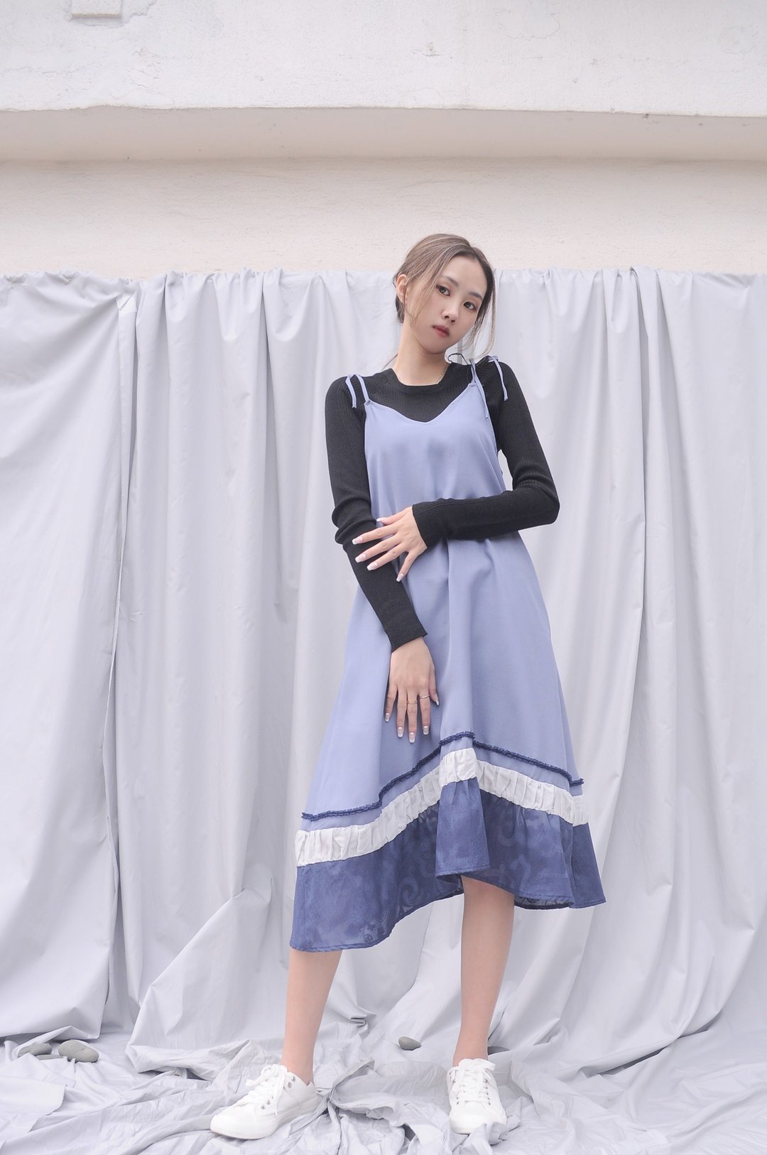 Anika Dress 雾蓝拼色吊带连身裙 - 洋装/连衣裙 - 棉 蓝色