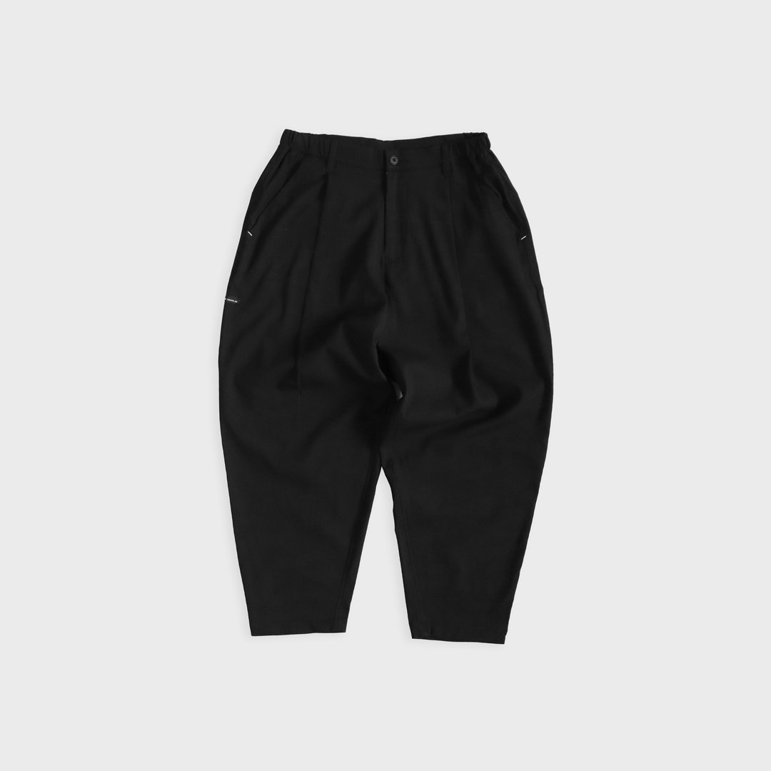 DYCTEAM - PERMADRY pleated loose cropped trousers (black) - 男士长裤 - 其他材质 黑色