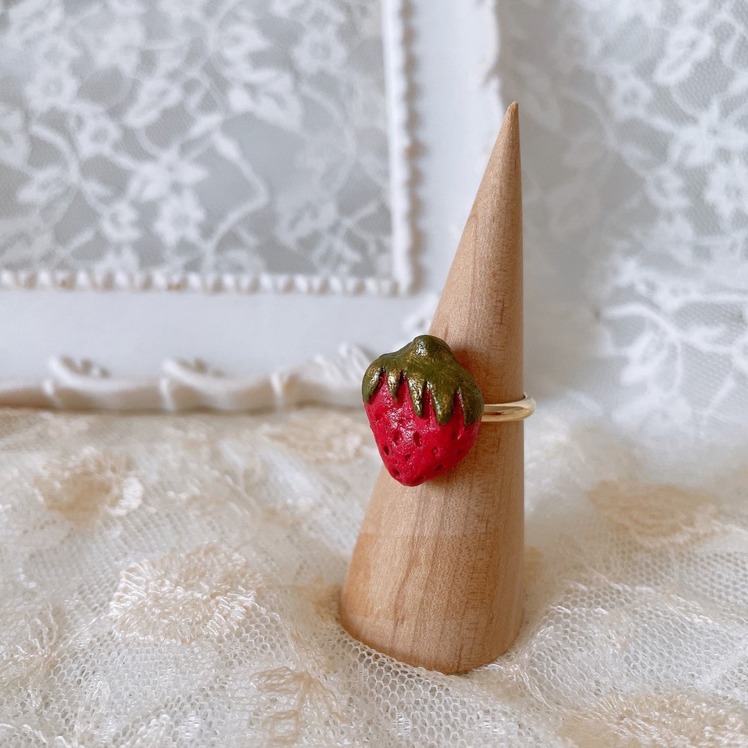 strawberry ring - 戒指 - 陶 红色