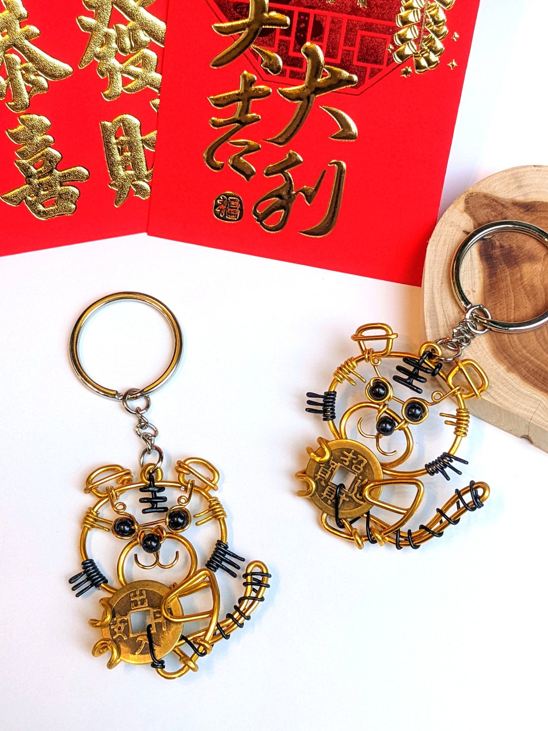 虎哩赚大钱/虎哩足平安 - 纯手工金属虎年钥匙圈 - 钥匙链/钥匙包 - 铝合金 