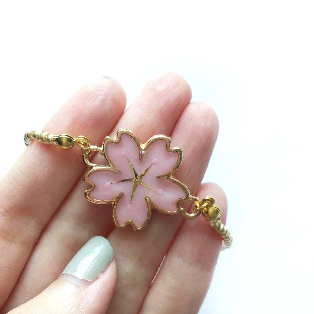 Reverie Jewellery - 限量版手绘樱花珍珠手链 - 手链/手环 - 其他金属 粉红色