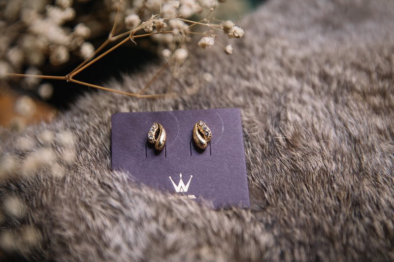 CreamyWhite_William&Feb.联名耳环_24K金/Swarovski_流线水钻款 - 耳环/耳夹 - 其他金属 金色