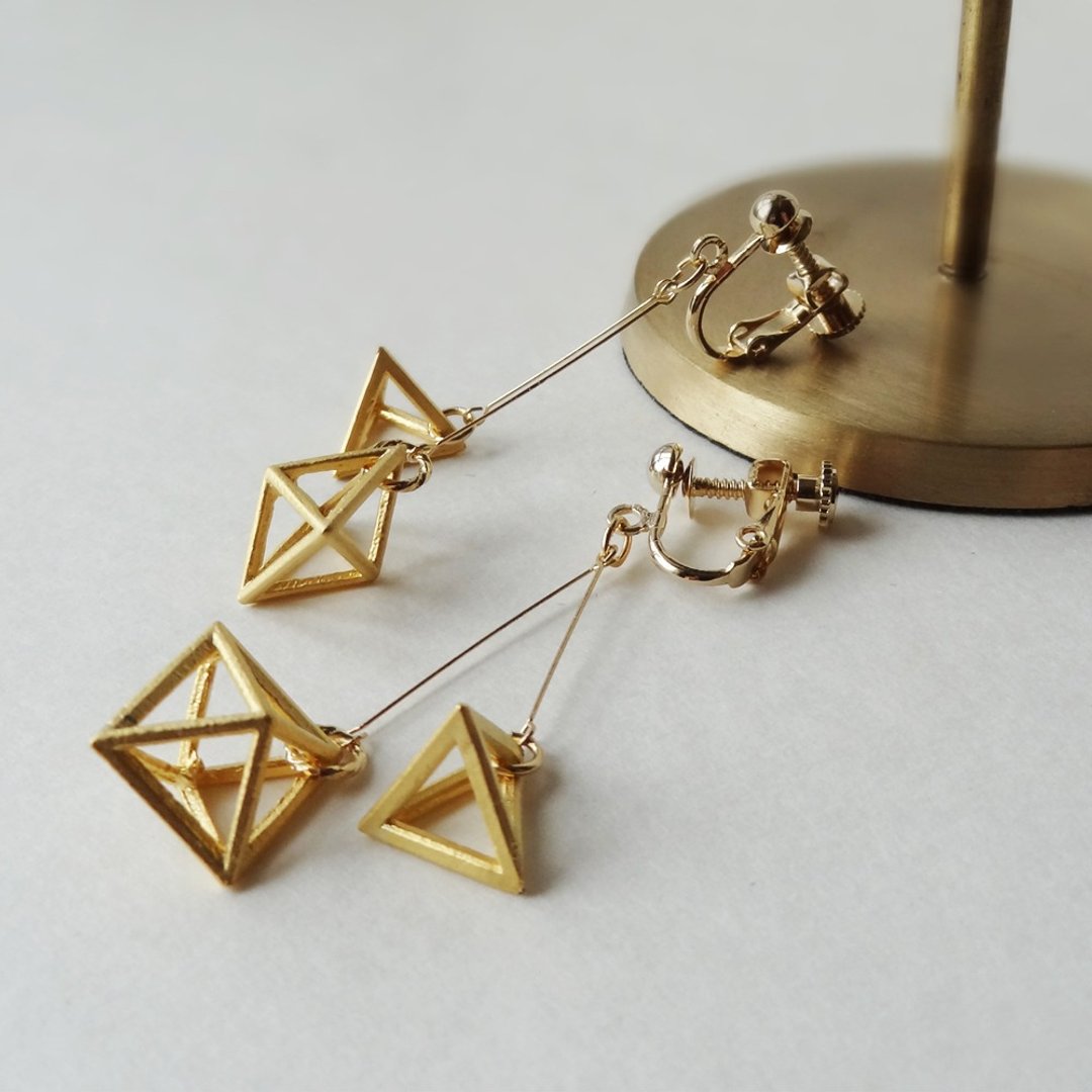 Turkish brass matte-gold stereo charm Earrings - 耳环/耳夹 - 铜/黄铜 金色