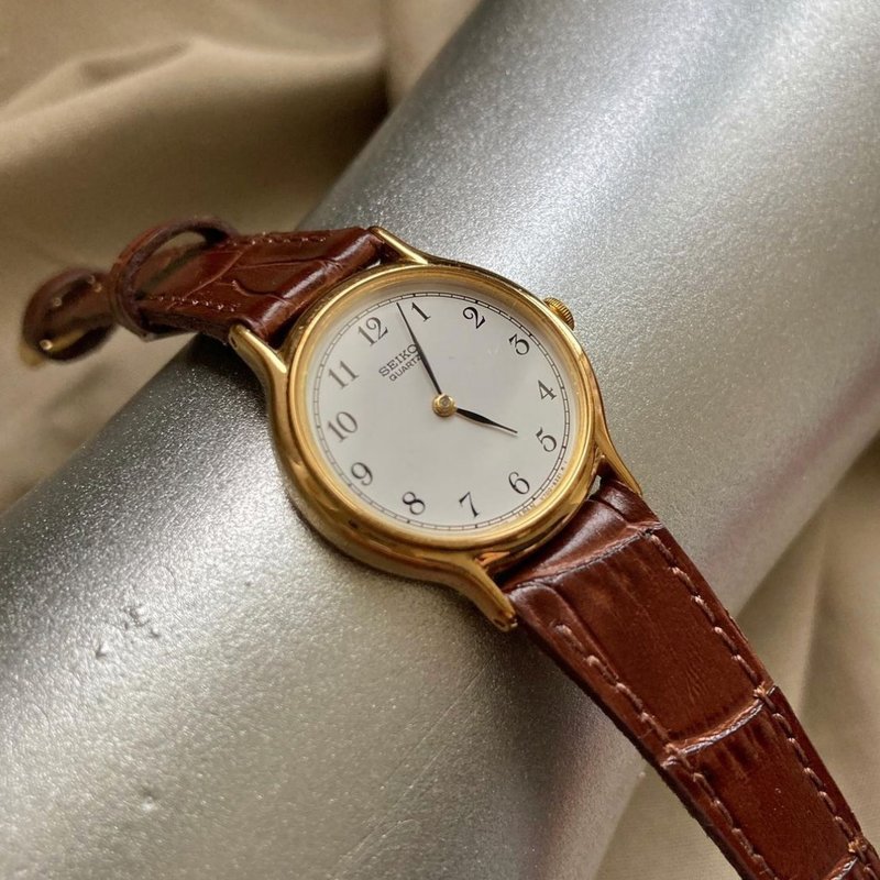 SEIKO 金色圆形表壳 白色太空轨道时标 真皮表带 古董表 vintage - 女表 - 其他材质 多色
