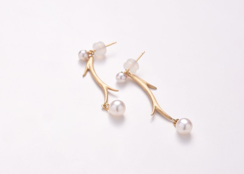 Akoya Pearl Branch Earrings 2 Gold Color - 耳环/耳夹 - 宝石 金色