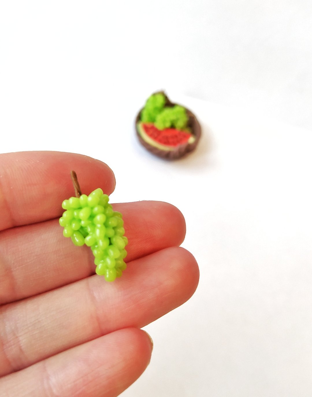 Miniature grape Decor dollhouse Mini food Relistic fruit Decor dollhouse kitchen - 玩偶/公仔 - 其他材质 