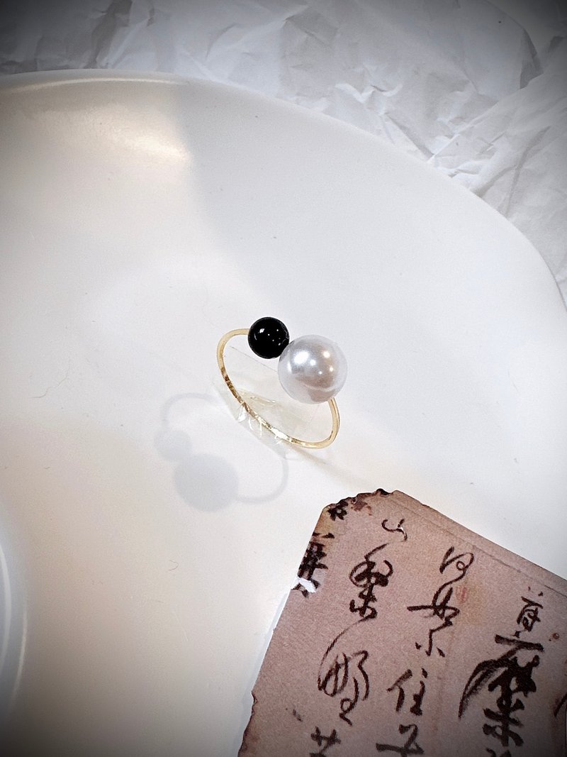 C&W 施华洛世奇强光正圆大珍珠天然黑曜石14k金不规则设计戒指 - 戒指 - 珍珠 金色
