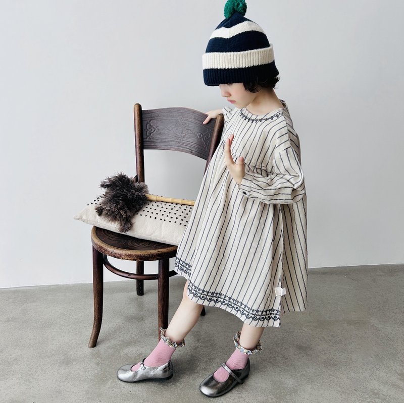 棉麻绣花条文洋装 / 长版上衣 长袖 连身裙 裙子 童装 - 童装裙 - 棉．麻 白色