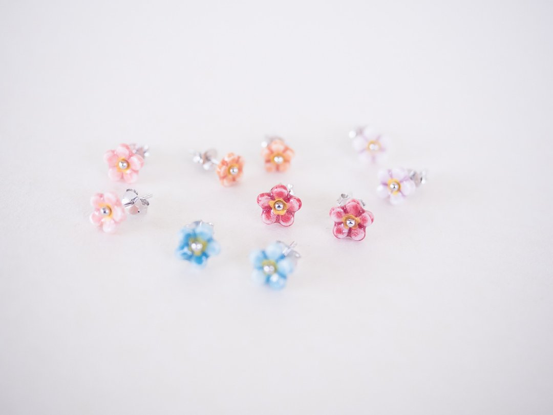 Forget Me Not Porcelain Earring - Sterling Silver 925 - 耳环/耳夹 - 陶 多色