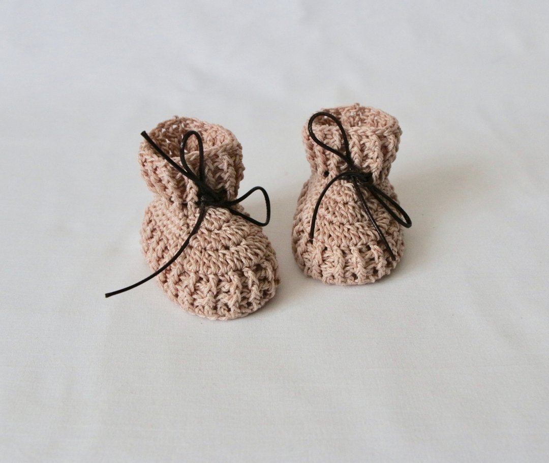 Gender neutral baby booties, Cotton baby shoes, Crochet boots - 婴儿鞋 - 棉 卡其色