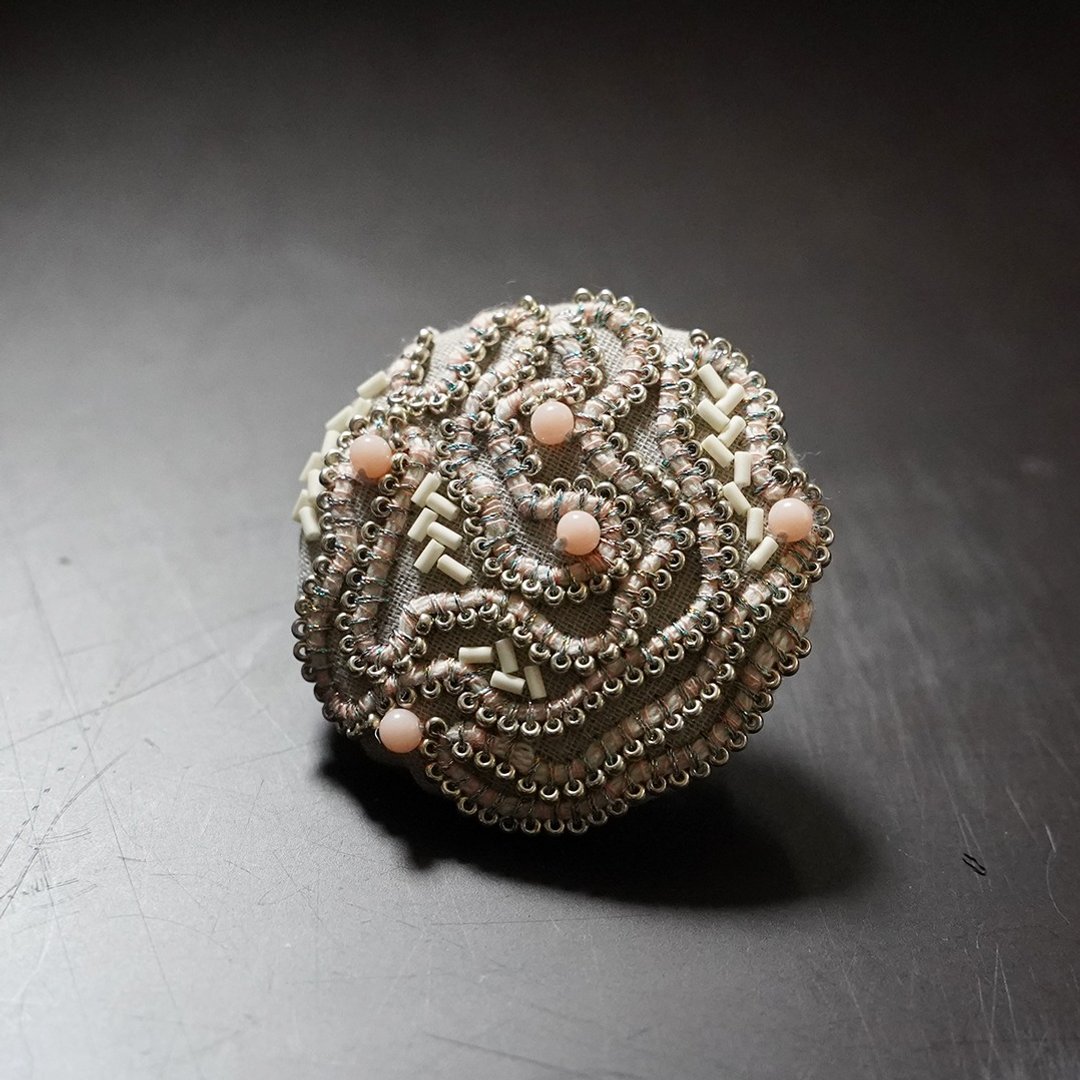 Memory of the Sea Brooch 1 Bead Embroidery Brooch Multicolor - 胸针 - 塑料 灰色
