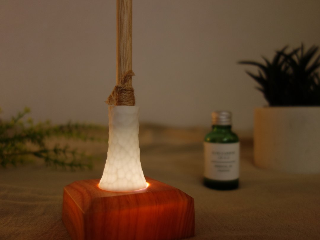 illuminated aroma diffuser / led base set / wood / wooden / minimal / hammered - 香薰/精油/线香 - 环保材料 白色