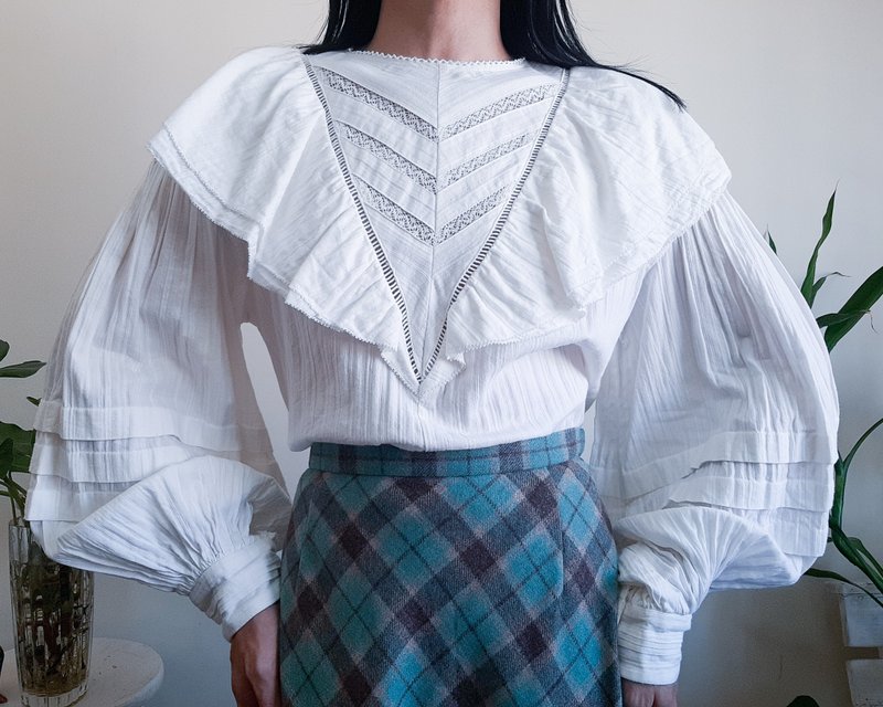 白色棉质爱德华风格衬衫款式泡泡袖气球袖 20 世纪 70 年代风格 - 女装上衣 - 棉．麻 白色