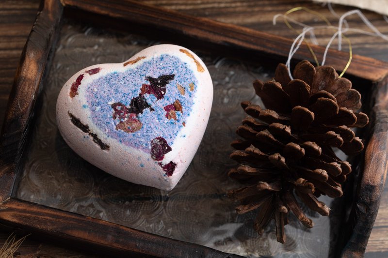 Bath Bomb 泡澡球 | 怦然心动 Heartbeats 泡泡浴球 - 其他 - 植物．花 紫色