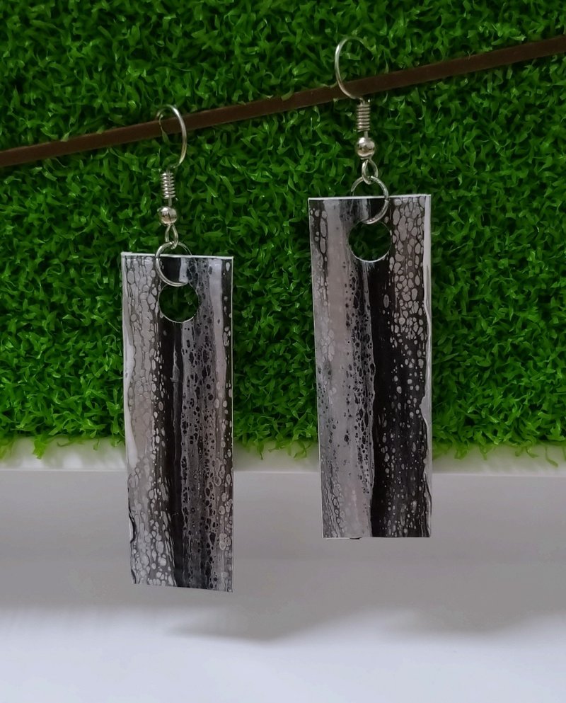 黑银色双面细胞感流体画耳环 - 耳环/耳夹 - 环保材料 多色