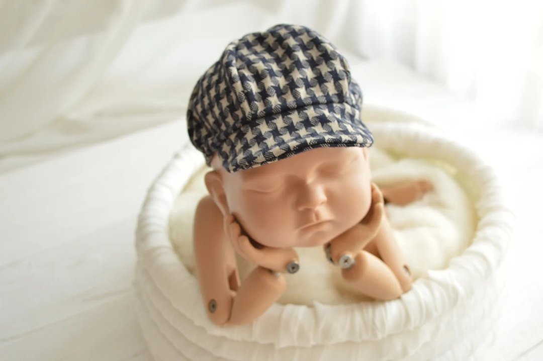 Newborn boy navy plaid newsboy cap photo prop. Navy blue baby boy hat - 婴儿帽/发带 - 其他材质 蓝色