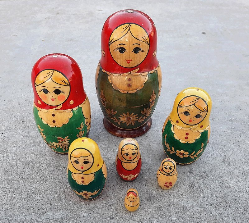 俄罗斯娃娃娃复古 – 苏联木制 7 镶嵌嵌套娃娃 - 玩具/玩偶 - 木头 