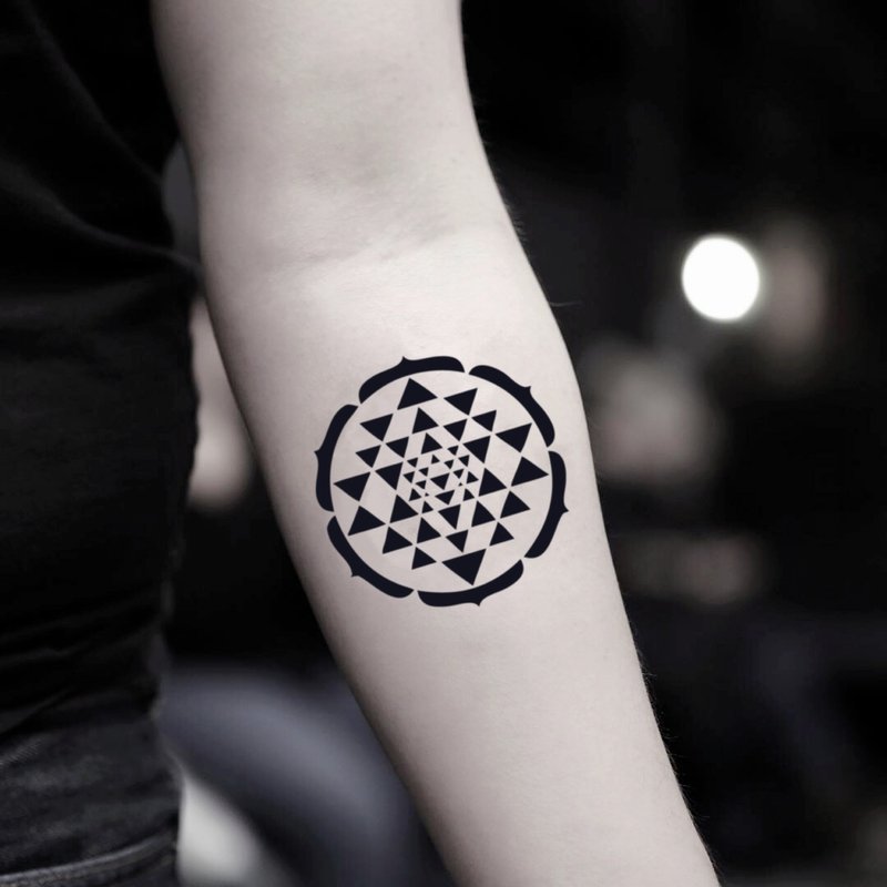 OhMyTat 斯里扬特拉 Sri Yantra 刺青图案纹身贴纸 (2 张) - 纹身贴 - 纸 黑色