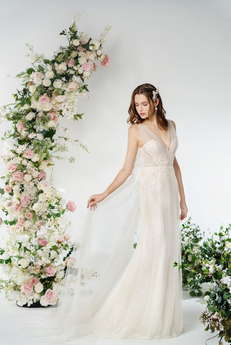 Amaryllis 温柔感V领轻礼服 - 晚装/礼服 - 其他材质 白色