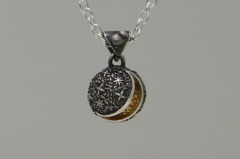 crescent moon smile (s_m-P.81) ( 月 玉兔 月球 月亮 星 星空 星夜 微笑 銀 垂饰 颈链 项链 ) - 项链 - 纯银 银色