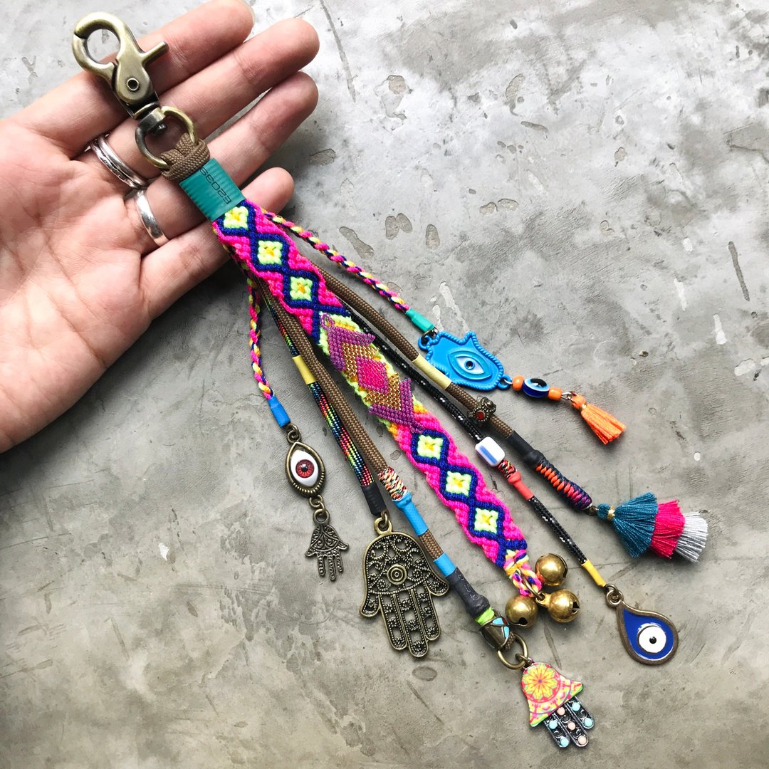 Colorful tassel keychain with evil eye charm - 钥匙链/钥匙包 - 其他材质 多色
