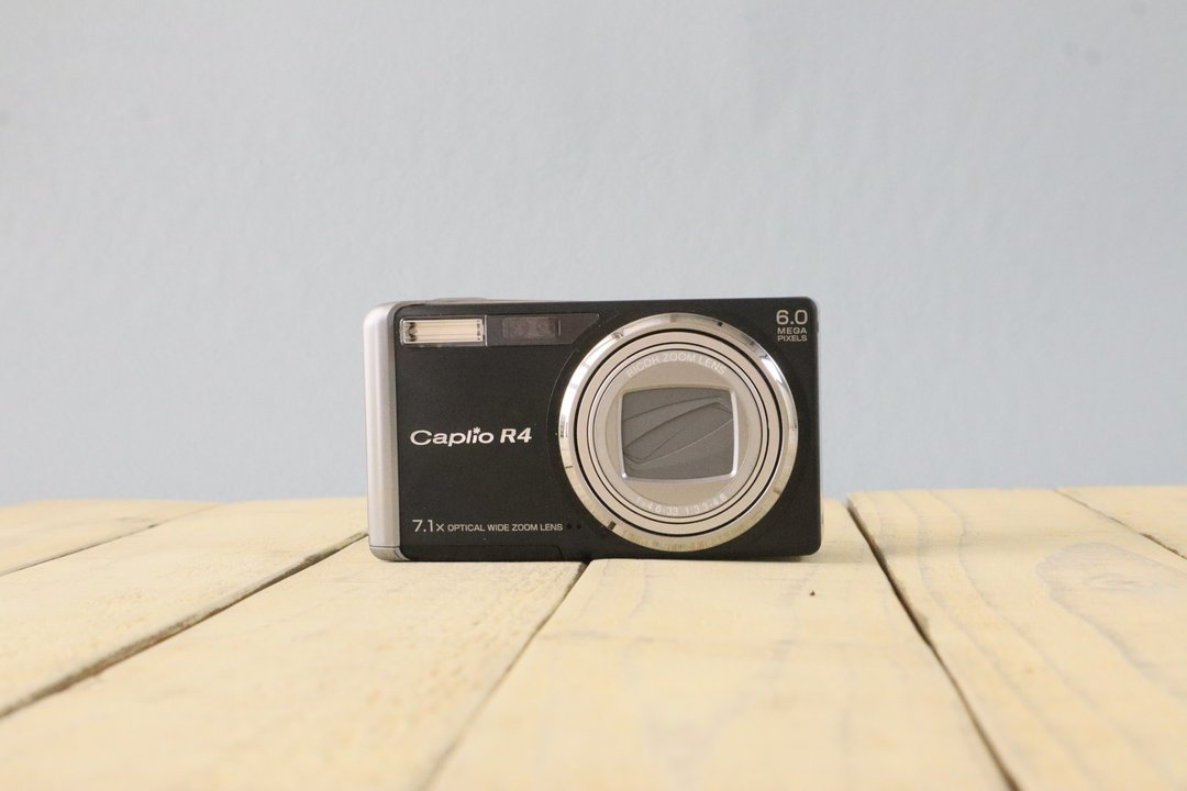 [完整产品] RICOH Caplio R4 紧凑型数码相机 S/N 20116842 - 相机 - 其他金属 黑色
