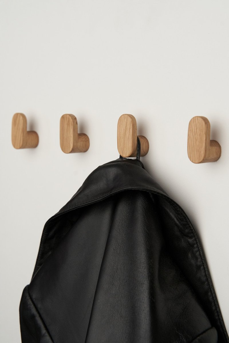 Natural wooden wall hooks CHARAVIK - 衣架/挂勾 - 木头 多色