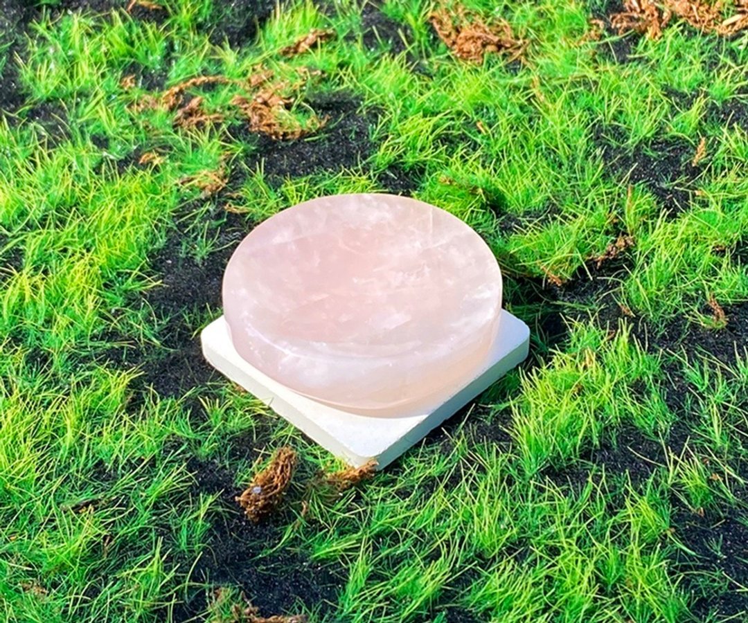 圆圆满满粉晶圆盘 旺人缘 旺姻缘 饰品盘 天然水晶盘 办公室摆件 - 摆饰 - 水晶 粉红色