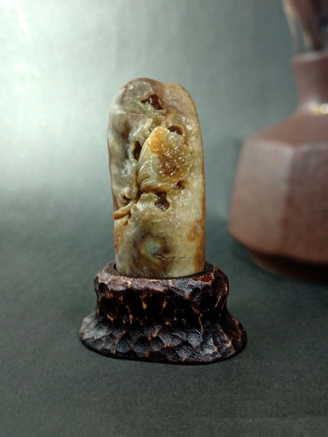 雕件 印纽系列-生生不息 褐皮油青种缅甸玉 - 摆饰 - 玉石 咖啡色