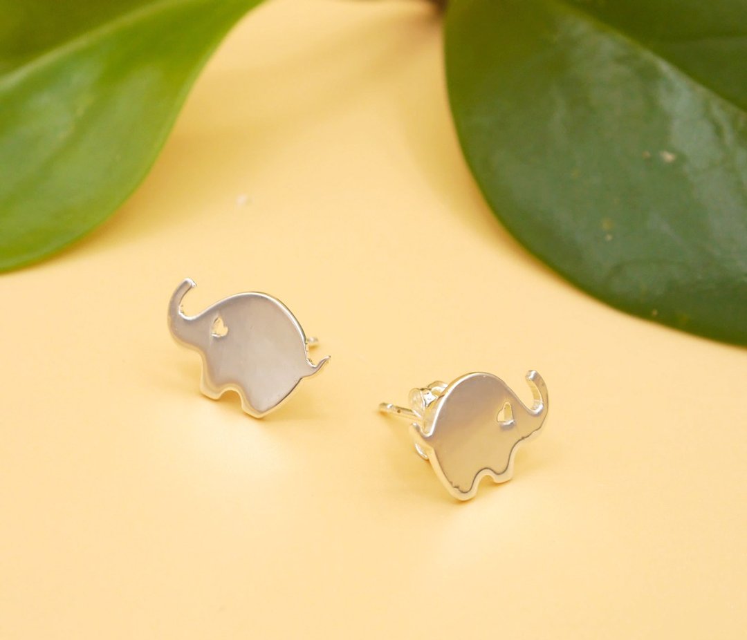 Handmade Little Elephant earring - Silver plated Little Me by CASO jewelry - 耳环/耳夹 - 其他金属 银色