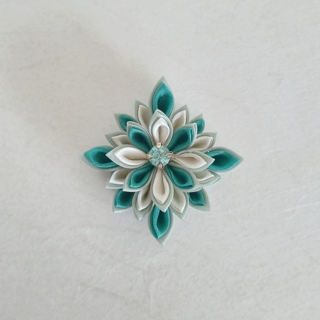 花咲み 胸针 星花 翠绿色 つまみ细工 - 胸针 - 棉 绿色