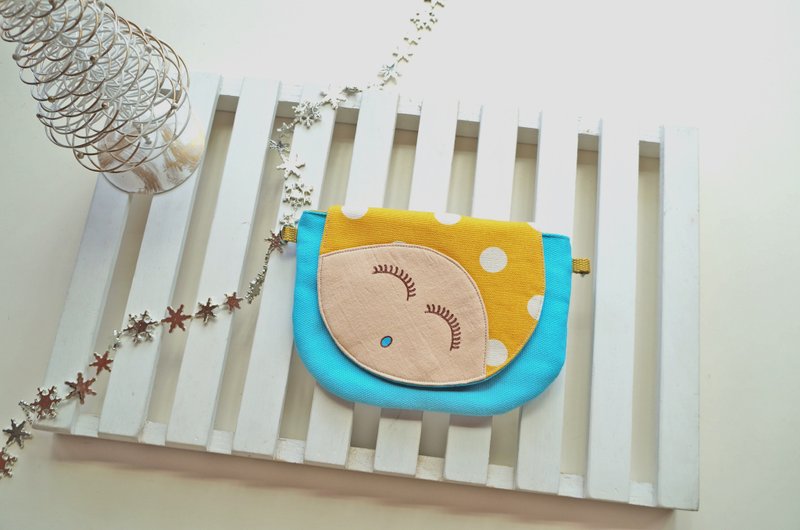 微笑小娃手绘斜背包 蓝色 共二色 - 侧背包/斜挎包 - 棉．麻 蓝色