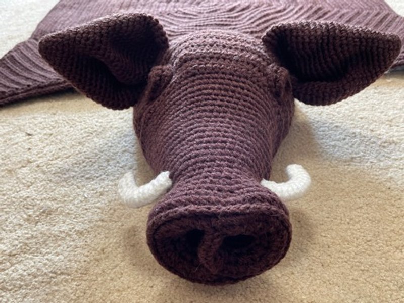 Crochet animal wild boar rug (both sides) [interior] decoration [zabuton] [rug] - 餐垫/桌巾 - 棉．麻 