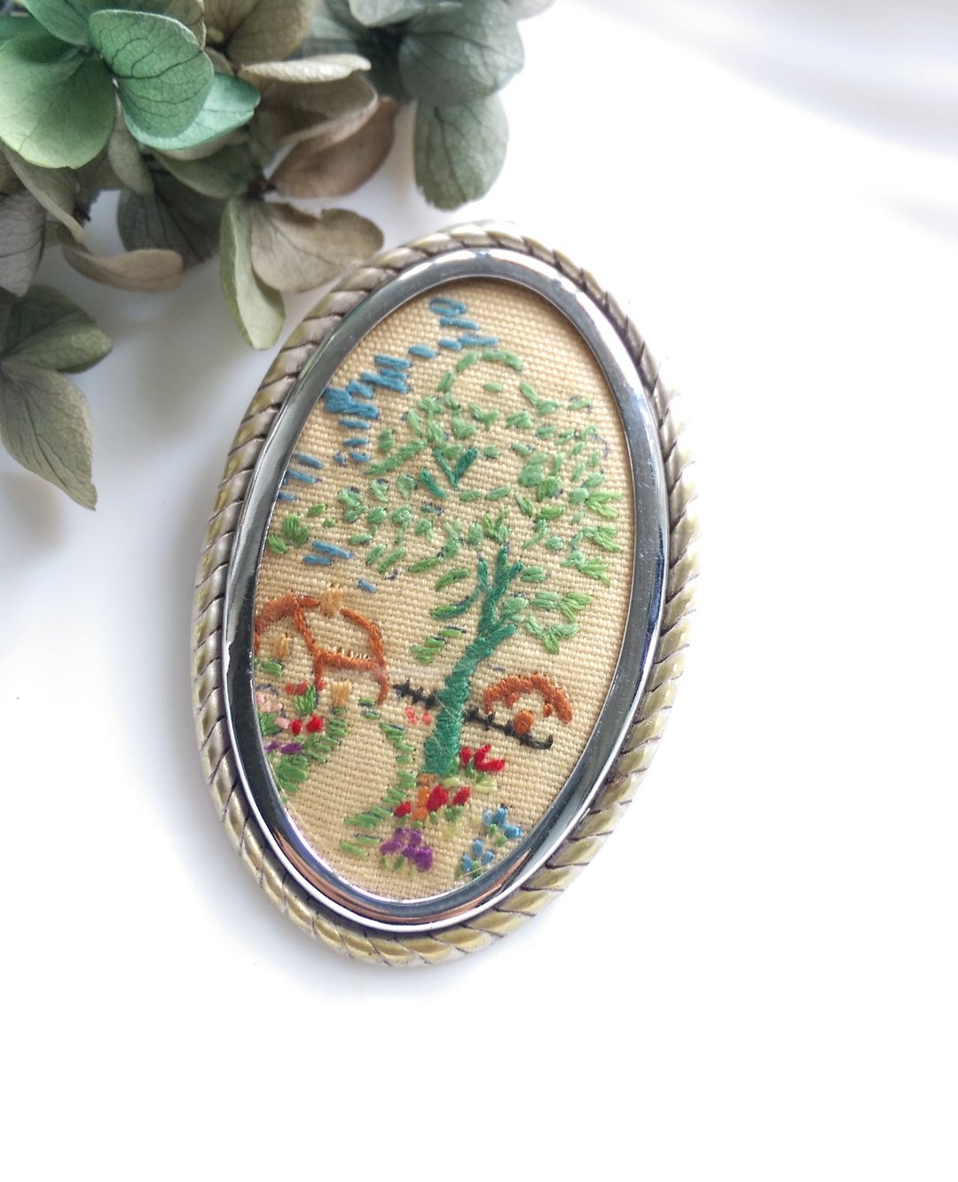 Vintage Jewelry  刺绣 乡间风景 椭圆  别针 - 徽章/别针 - 其他金属 金色