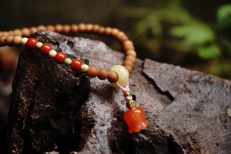 南红风铃草檀木手串 - 手链/手环 - 木头 