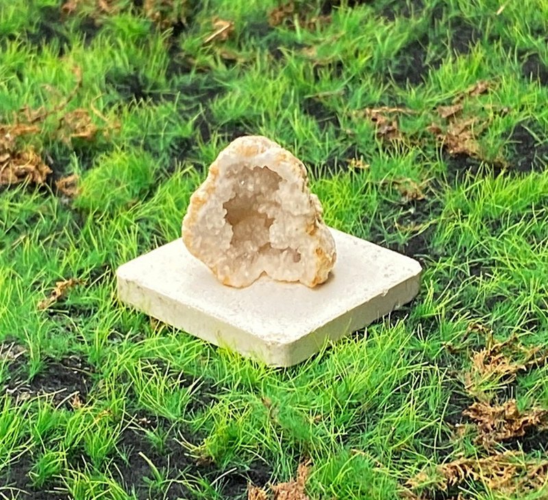 能量摆饰-天然招财玛瑙小白晶洞 疗愈 开运 净化 原矿 快速出货 - 摆饰 - 水晶 多色