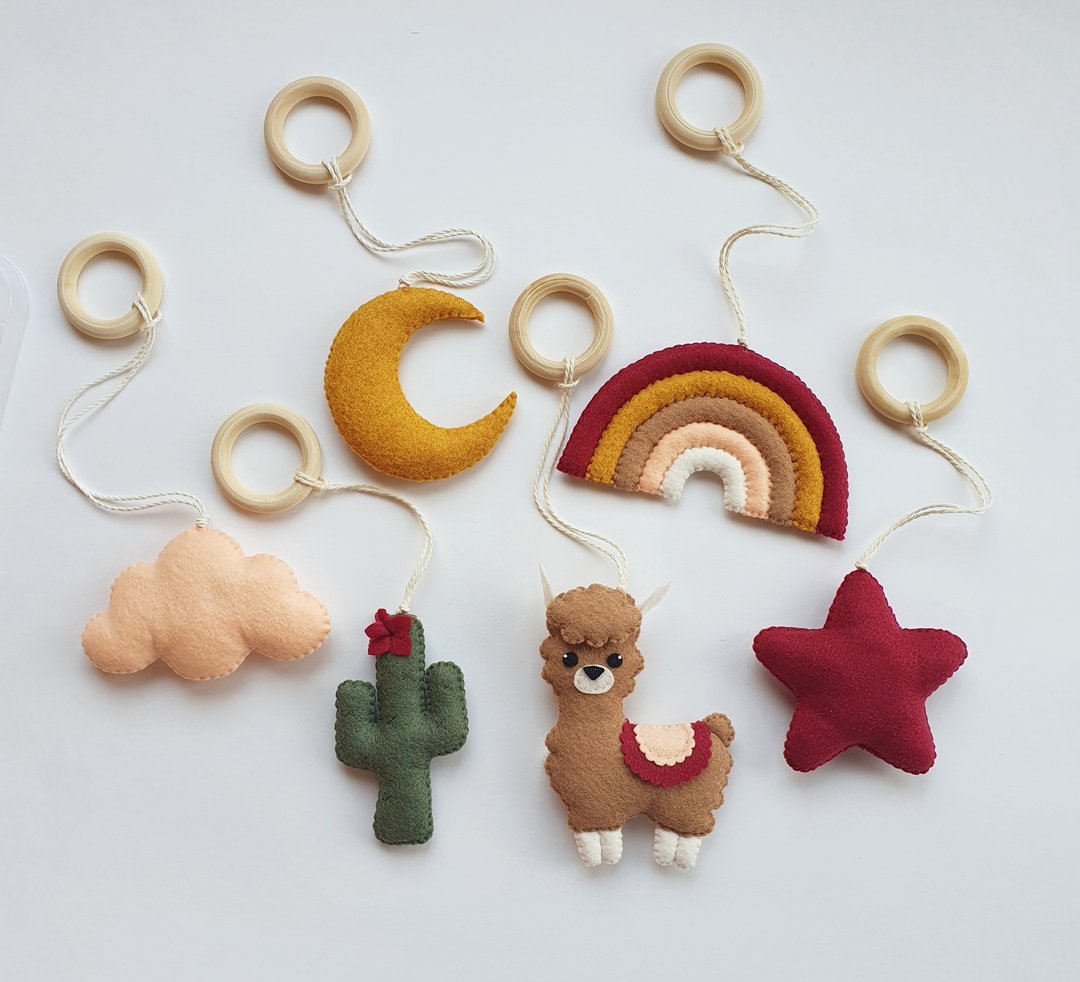 Llama Play Gym Toys, Hanging Baby Toys Boho, Warm Tones Play Toy, Activity toys - 满月礼盒 - 环保材料 