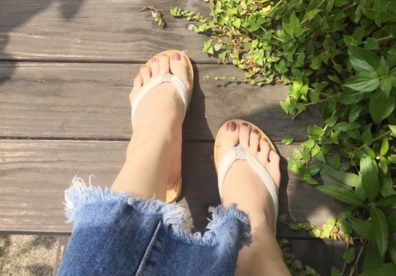 新款法国FYE环保休闲夹脚拖   雨天灰/浅灰色 女款 - 拖鞋 - 环保材料 银色