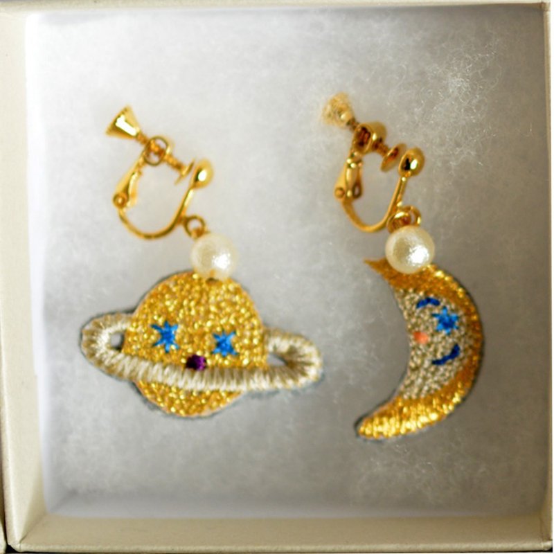 moon&sathane earrings(non hole) - 耳环/耳夹 - 绣线 金色