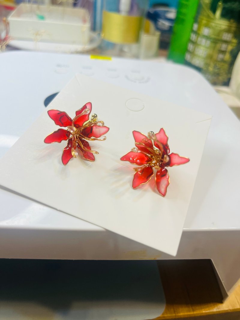 彼岸花耳环 - 耳环/耳夹 - 树脂 红色
